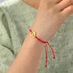 Bracelet Bouddhiste en Coton Tressé Composé D’un Symbole Om