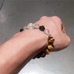 Bracelet œil de Tigre avec Cristal Gravé en Cuir élégant