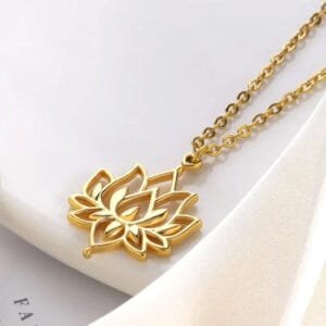 Collier Bohème en Alliage de Zinc avec Fleur de Lotus