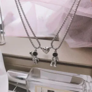 Collier D’amitié avec Pendentif Magnétique Astronaute en Aluminium
