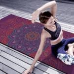 Tapis de Yoga Mandala Violet en Microfibre à Surface Douce